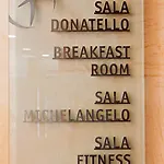 Palace 2000 Hotel 4*