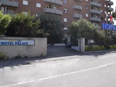 Hotel Palace 2000 4*