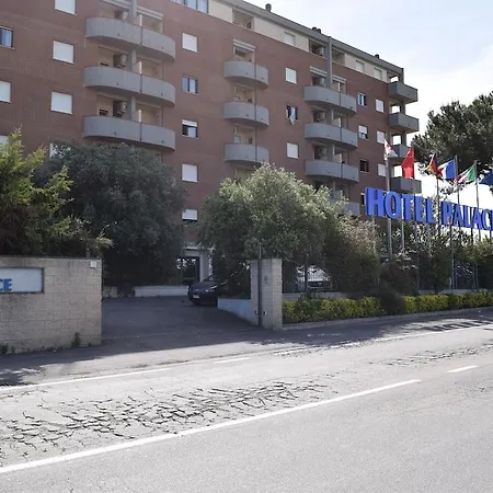 Hotel Palace 2000 4*