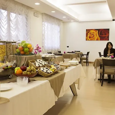 Hotel Palace 2000 4*