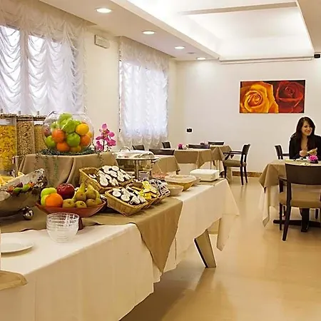 Palace 2000 Hotel