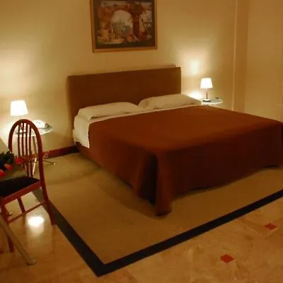 Palace 2000 Hotel 4*