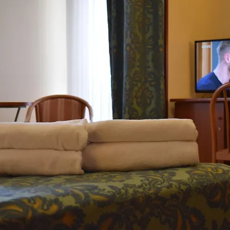 Palace 2000 Hotel 4*