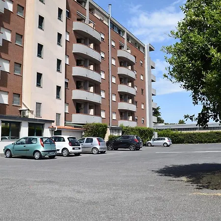 Palace 2000 Hotel 4*