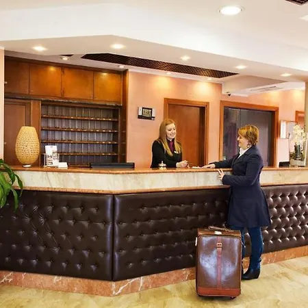 Palace 2000 Hotel 4*