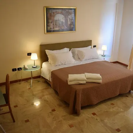 Palace 2000 Hotel 4*