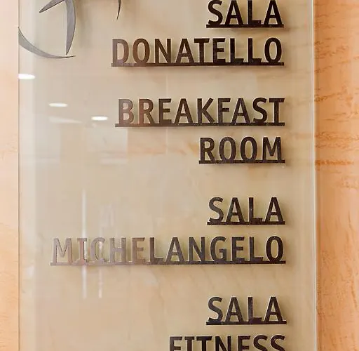 Palace 2000 Hotel 4*